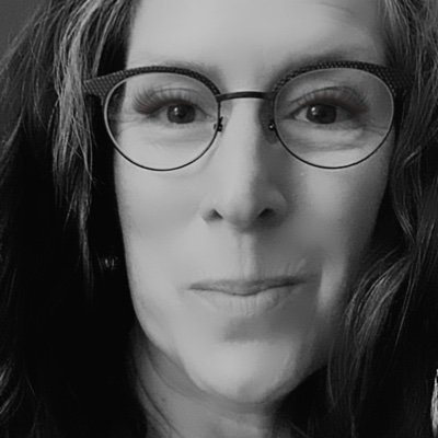 Arlonna values integrity. Her vision is to imagine the possibilities in situations and work creatively towards change needed to embrace those opportunities.