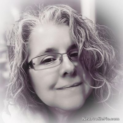 philosopher of logic and language / associate prof at @UofCPhilosophy / Priestess of Pluralisms. she/her 
🐳 https://t.co/IIznKkC5CU  🧵nicolemarywyatt