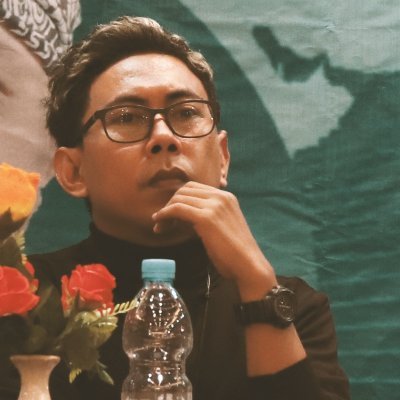 Nahdliyin-GUSDURian-Historian | Part of @PamitnyaNgantor, Contributing Author at @islamidotco, Former Co-Founder @gayengco