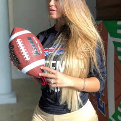 GSTRINGMOMMYXXX's profile picture. WERE BACK……… Suspended at 40,000, we’re back and are very excited!!! 🔥 Very private couple and only message people on OUR LEVEL! Come see my 🍑 👙 💋 😘 💋