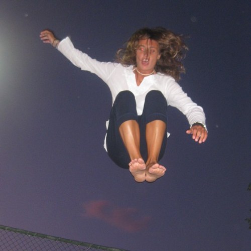 elenadieci's profile picture. comete C O M E TE