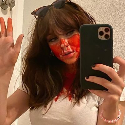 lottepud's profile picture. ͏ ͏ ͏͏͏ ͏ ͏͏            femme fatale.