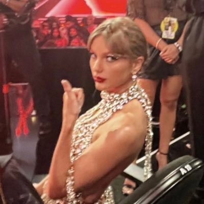 just a millennial swiftie joining the fan girl twitter crowd for fandom news. I act way too feral for my age LOL