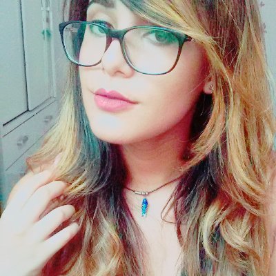 Estou numa confusão absoluta, não sei o que ler, o que escrever, o que fazer. Só sei que estou sentindo falta de alguma coisa.
Instagram: @ thaah.x