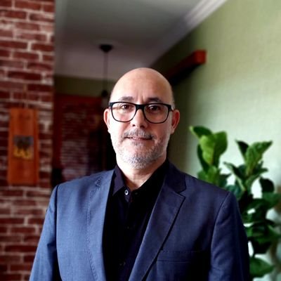 Sou Luís Antônio Vieira. Minha formação: Filosofia, História, Pedagogia e Teologia. Especialista em Educação, Ensino de Filosofia e Gestão de Pessoas.