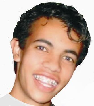 Gosto do que me tira o fôlego. Venero o improvável. Almejo o quase impossível. Meu coração é livre, mesmo amando tanto...