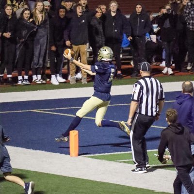 Oak Hill High School | Class of 2024 | 6’3 180 | QB 🏈| SF🏀| 🏃🏼♂️|Cell Phone Number 765-667-0120