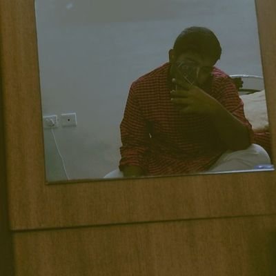 UJnSom's profile picture. Wannabe genius 🙂