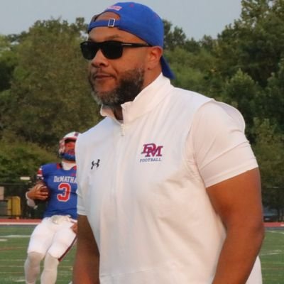 DeMatha/Yale/NYU Grad. Recovering Consultant, Current Googler. Varsity Football coach- DeMatha Catholic. Thoughts and tweets are my own and no one else's...