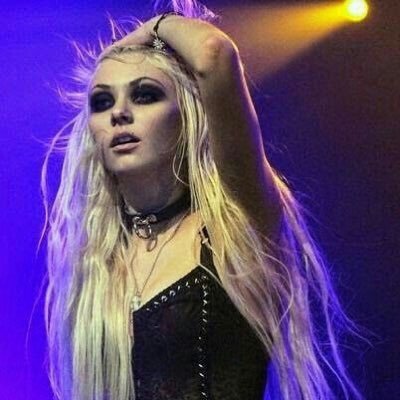 backup for @skinnybitchxxx || currently using this account for quotes, music & aesthetic purposes tbh || slightly n$fw || ed content || minors dni