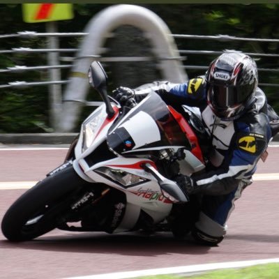日常、バイクを呟きます。Z400FX-ZZR400-ZX12R-ZZR1400-ZX10R(c)-ZX10R(JK)で奥多摩に出没します。C型保存会 雛雄雌鑑別士w