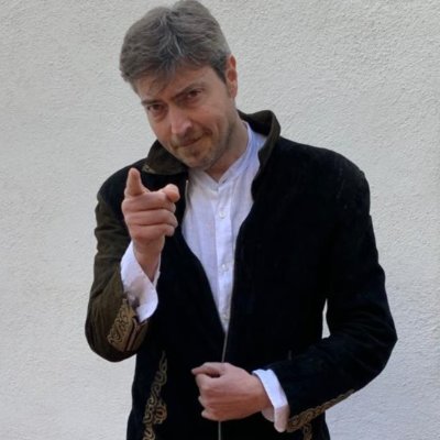 SergioMSan's profile picture. Guionista y a veces realizador. También soy la mascota de tres gatos.
