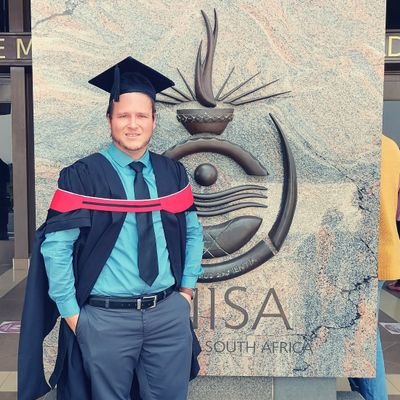 News junkie | BA Hons in Journalism (NMMU) | LL.B Cum Laude (UNISA) |