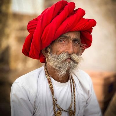 अगर हारने से डर लगता है, तो जीतने की इच्छा न रखें।