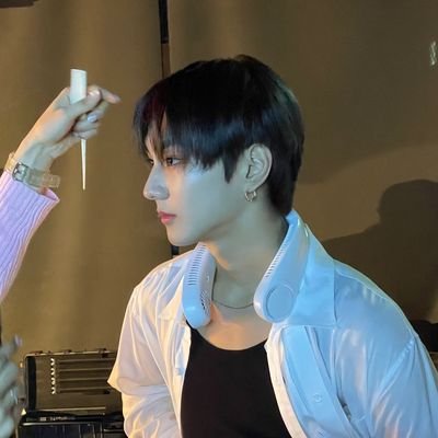 just a fan account, kadang buat curhat sii ˶ᵔ ᵕ ᵔ˶