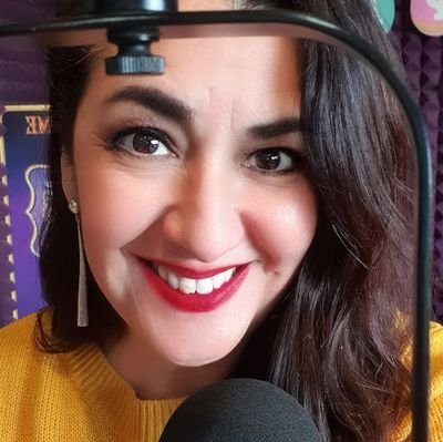 Soy locutora de Radio Latina. Apasionada total de los viajes, la literatura y el cine. Mi correo gaby@1045radiolatina.com