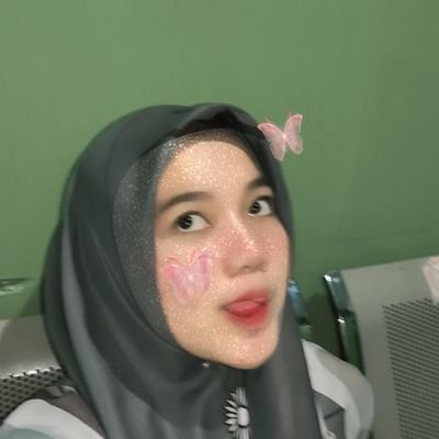 crlyvbs's profile picture. 