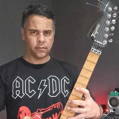 Pcguitarrista's profile picture. Músico.