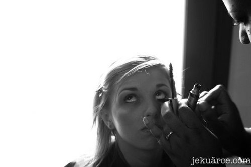 We specialize in providing on location hair and makeup service for weddings, photo shoots, fashion shows, and more.