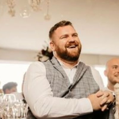Proud Welshman, enjoys a beer, & all things rugby.