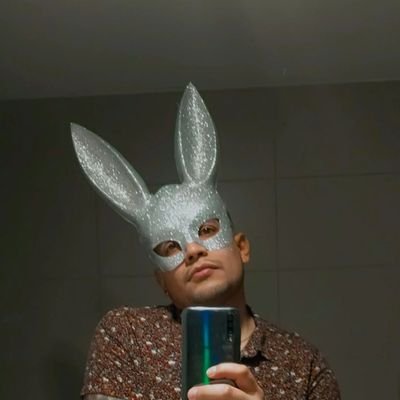 alebri23's profile picture. Hunt