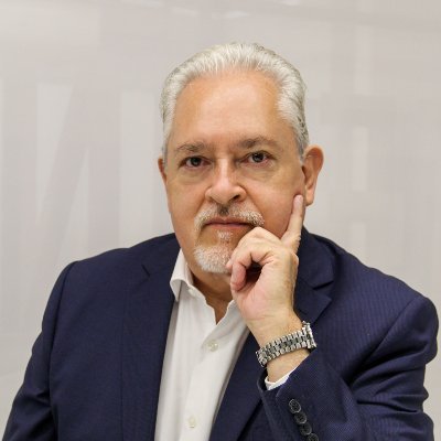 🔸 Transformo historias familiares en visiones con dirección.
🔸 Acompaño a familias empresarias a construir legado, sucesión y acuerdos con propósito.