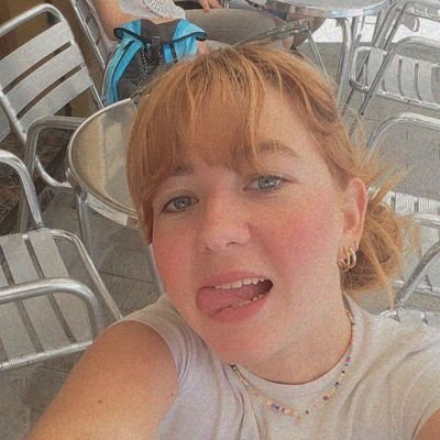 JoTuElla_'s profile picture. Em faig responsable del que dic, no del que entenguis.