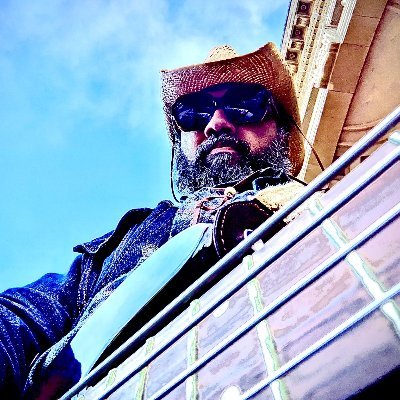 Indian American. Sports fan. Bassist for Carry Nation SF. Bicyclist. Snake owner. Hospital clerk. Outer Sunset.
https://t.co/qFzJ59WtYm