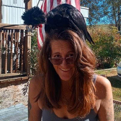 grooms_kristina's profile picture. I Love all critters. Humans not so much. It is what it is. Single independent female. 😘