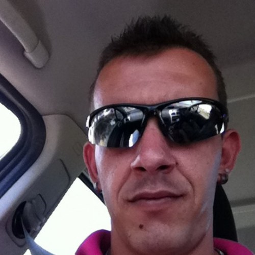 1983Bento's profile picture. 