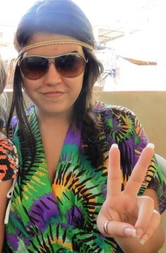 Nãao deixe de soonhar, nãao deixe de sorrir, poois não vai encontrar qem vá sorrir por ti .. (8