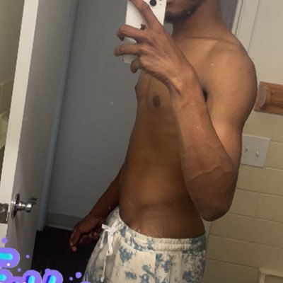 welcome 😅 follow me and rt what you like 😈 | want my snap hit my cashapp 💸| upcoming content creator 🥵 |