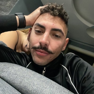 jesuischris4's profile picture. 