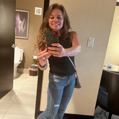 angela_barto's profile picture. Canadacraftgirl