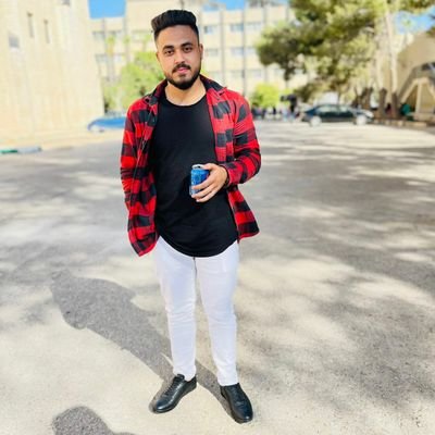 وتحسب أنك جرمٌ صغير ، وفيكك إنطوى العالم الأكبر ❤