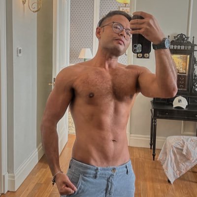 🧍♂️❤️|Bisexuals | Modelling | Versatile | ON PrEP |🏳️🌈 🇺🇸Content Creator | DM for COLLABORATION|