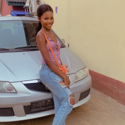 deloce_xx's profile picture. bridal hairstylist | Accessory vendor | Archaeologist