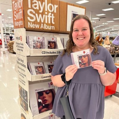 Swiftie since 2009 ❤️ The Lucky One & I Did Something Bad ❤️Never met Tay ➡️Insta: atlswiftie⬅️