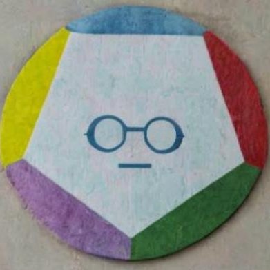 patacube's profile picture. 正十二面体バージョンのルービックキューブと立方体バージョンのメガミンクスを回しています