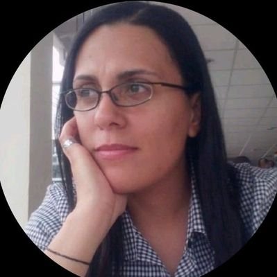 Evangélica. Bacharel em Adm Empresas e em Direto. A favor da vida. Só Jesus Salva!