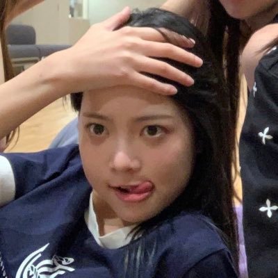 mauveteddy's profile picture. follow for kpop shitposts💫