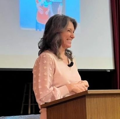 linda_dynel's profile picture. 📚 Author 🌻 I speak about my experience surviving Intimate Partner Violence 💜 Presentation & Booking Info 👇