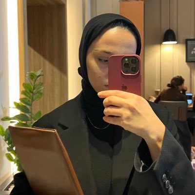 ozlemozkanmath's profile picture. ilköğretim matematik öğretmeni