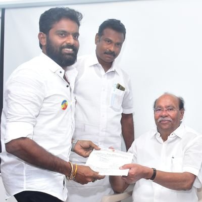 மயிலாடுதுறை மாவட்டம்🇷🇴 பாட்டாளி சமூக ஊடக பேரவை மாவட்ட தலைவர்🇷🇴🔥 Politician 🔥
social well wisher💥💪singer🎤🎶