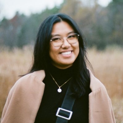 /ɹɔniə kəbənsʌg/ | kite flier, candle lighter, producer @StatesideRadio for @michigan_public | previously @BestAdviceShow2 @EchoPodcasts