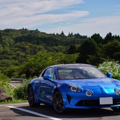 A110Sに乗っています。いつかはアルピーヌに乗りたい!と思っていたら、予想以上に早く手に入れてしまいました。MEGANE3 RS FINAL EDITION → MEGANE3 RS FINAL EDITION → A110S & ZC33S