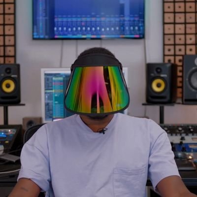 Software Engineer🎓
Music producer🎵
Beatmaker 🎧
Pianist 🎹
🇩🇪n🇨🇲