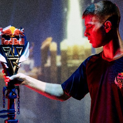 SneakyLemonlol's profile picture. Red Bull 1v1 world winner 🏆
LFT jungler