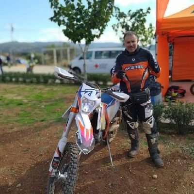 XT 225 KTM🏍️ 200 EXC 🏍️OLYMPIAKOS 🚩 LIVERPOUL   Ερωτευμενος με τη γυναικα μου❤️ΤΡΙΑ ΥΠΕΡΟΧΑ ΠΑΙΔΙΑ και μπαμπας της ΧΑΝΝΑΣ🐶