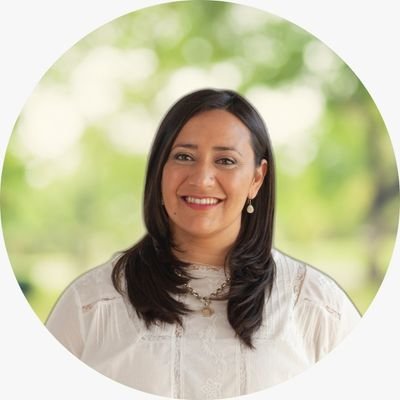 📖
Abogada, mamá de Juan Pablo y Emma
Diputada Provincial, Presidente del Comité departamental Unión Cívica Radical de Mercedes